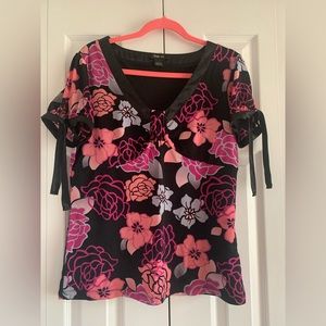 Summer shirt with fun ties on sleeves